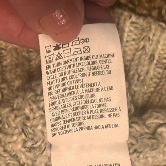 American Eagle cardigan. Size small - Picture 4 of 6